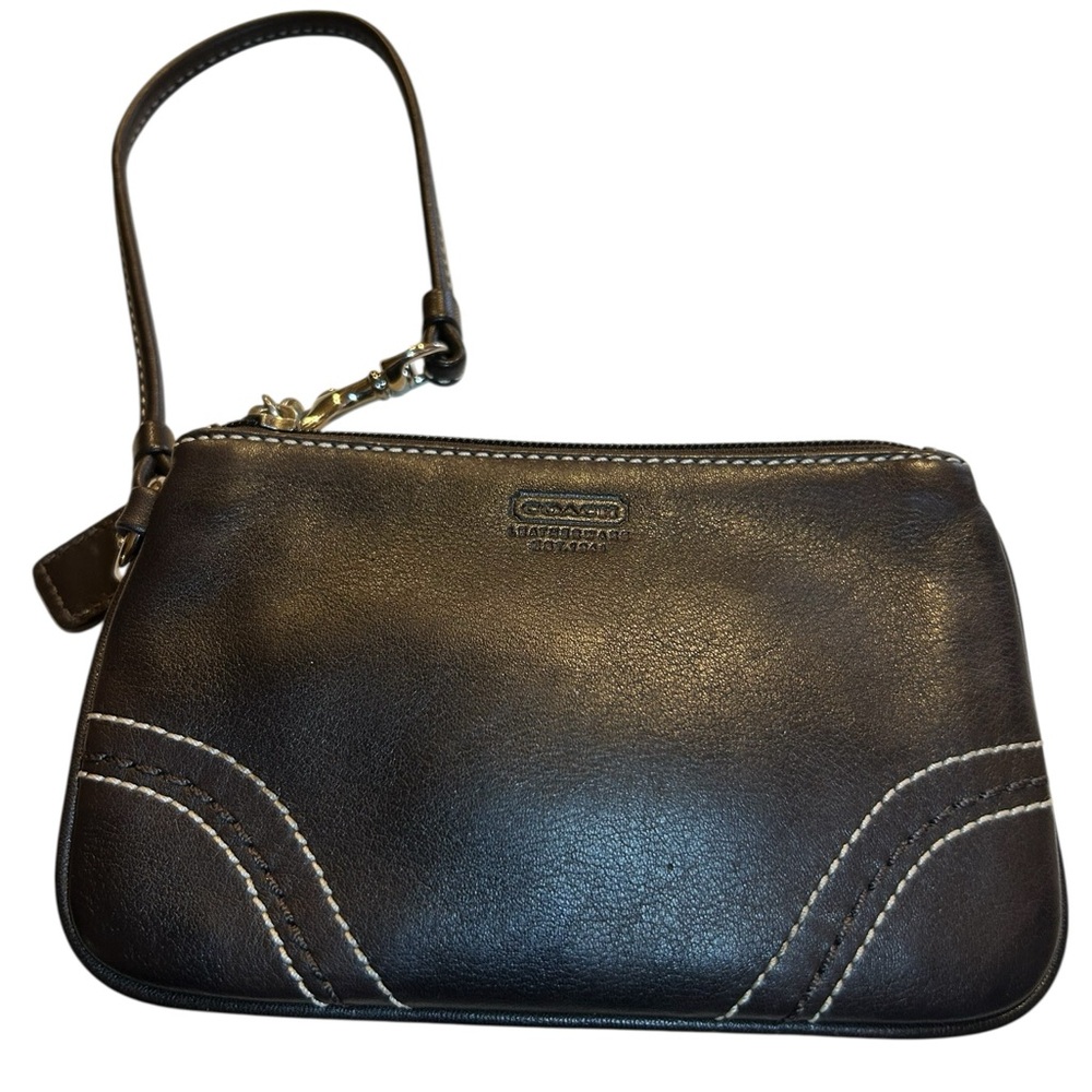 Coach SoHo Black Leather Wristlet with Contrast Stitching - Picture 2 of 9